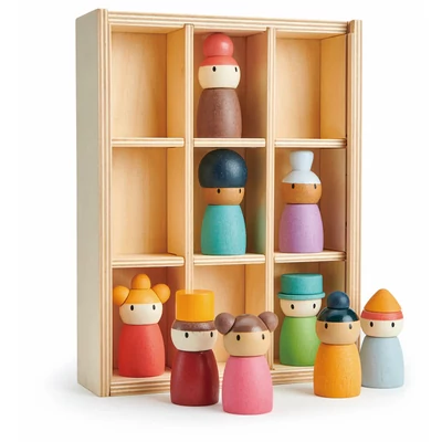 Tender Leaf fa hotel – Happy Folk Hotel 9 figurával