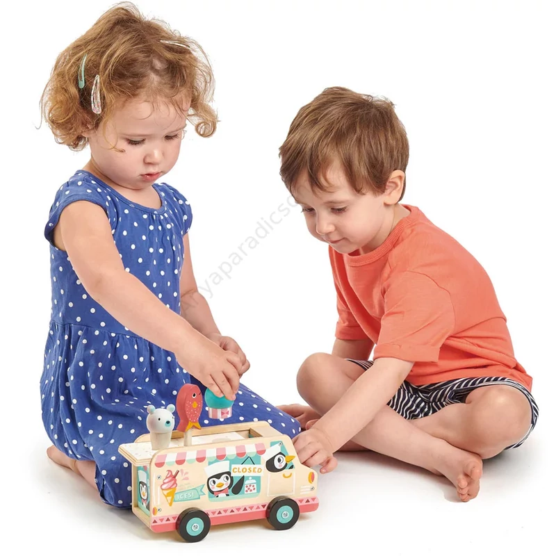 Fa fagyiskocsi pingvinnel – Tender Leaf Toys Penguin’s Gelato Van